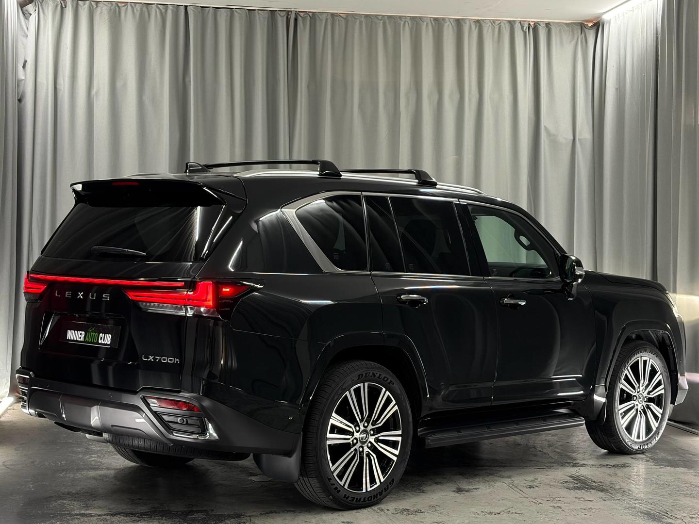 Lexus LX 700h 2026 — photo 2
