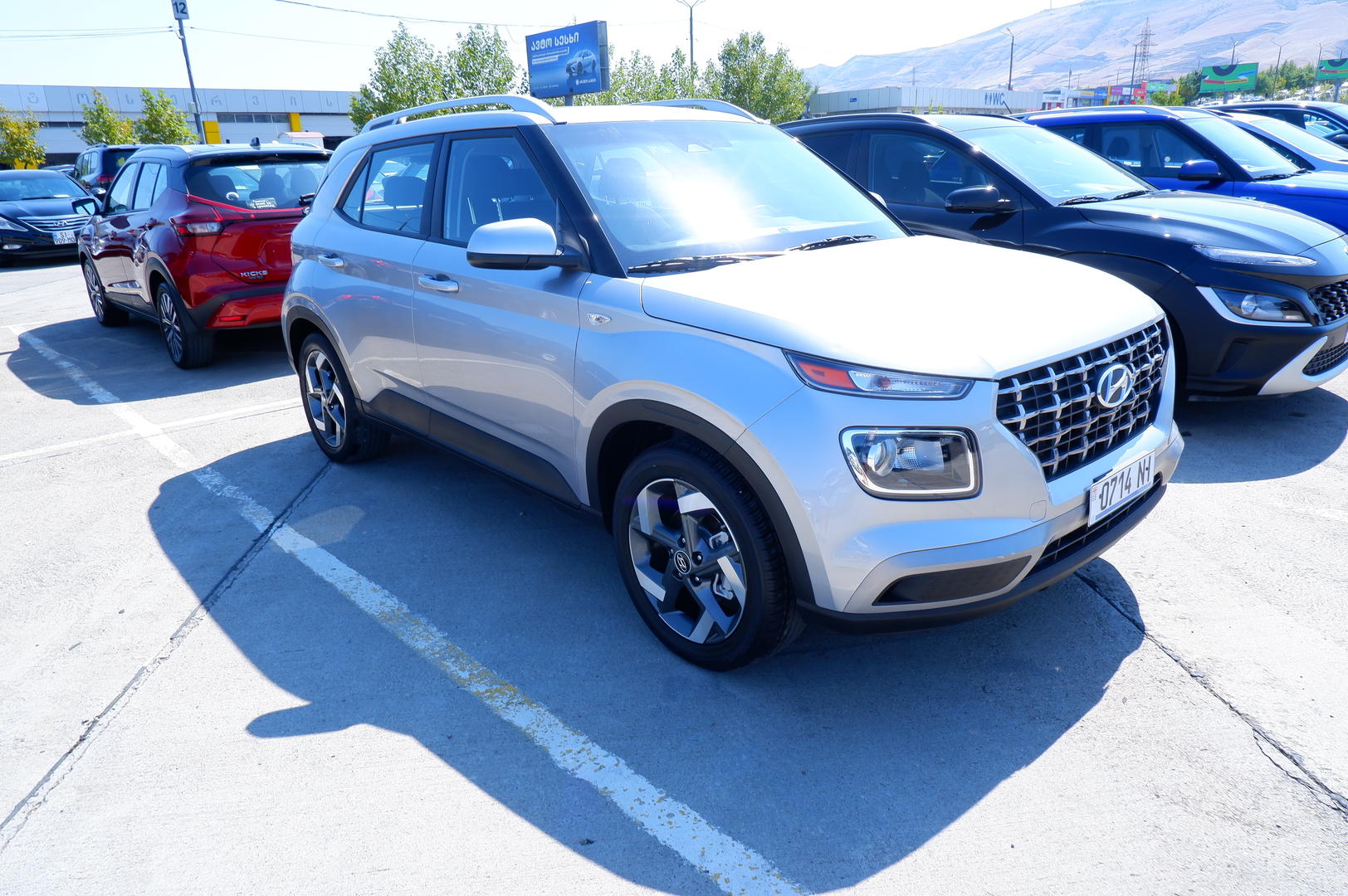 Hyundai Venue 2023 — photo 2