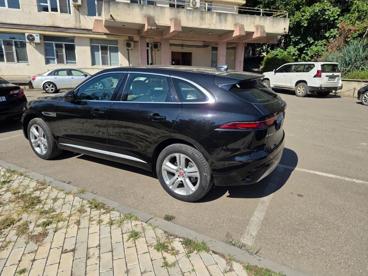 Jaguar F-Pace 2022 — photo 2