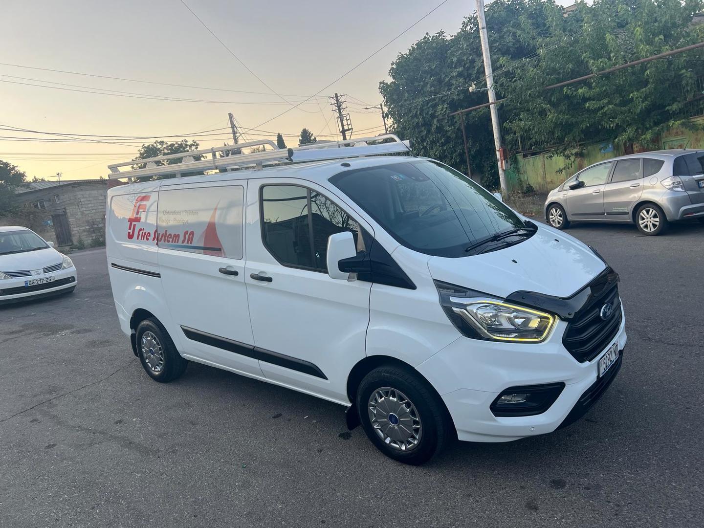 Ford Transit 2020 — photo 2