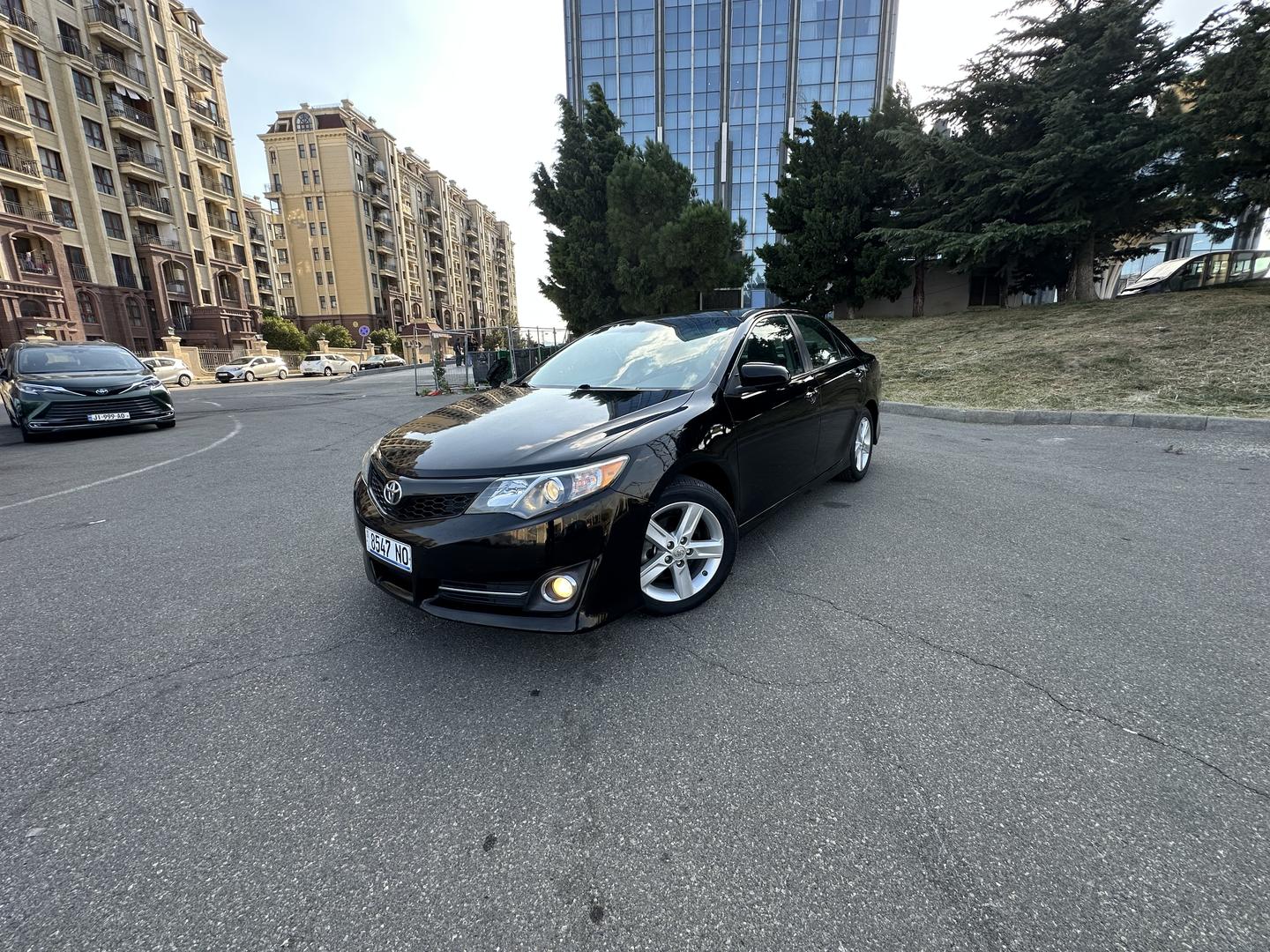 Toyota Camry 2013 — photo 2