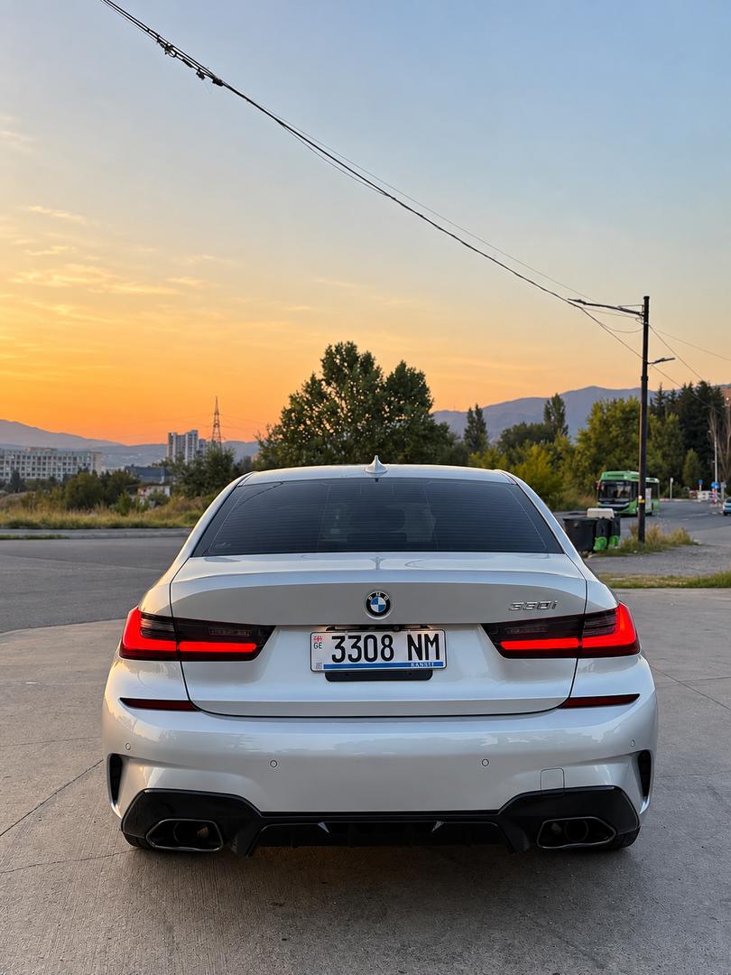 BMW 330