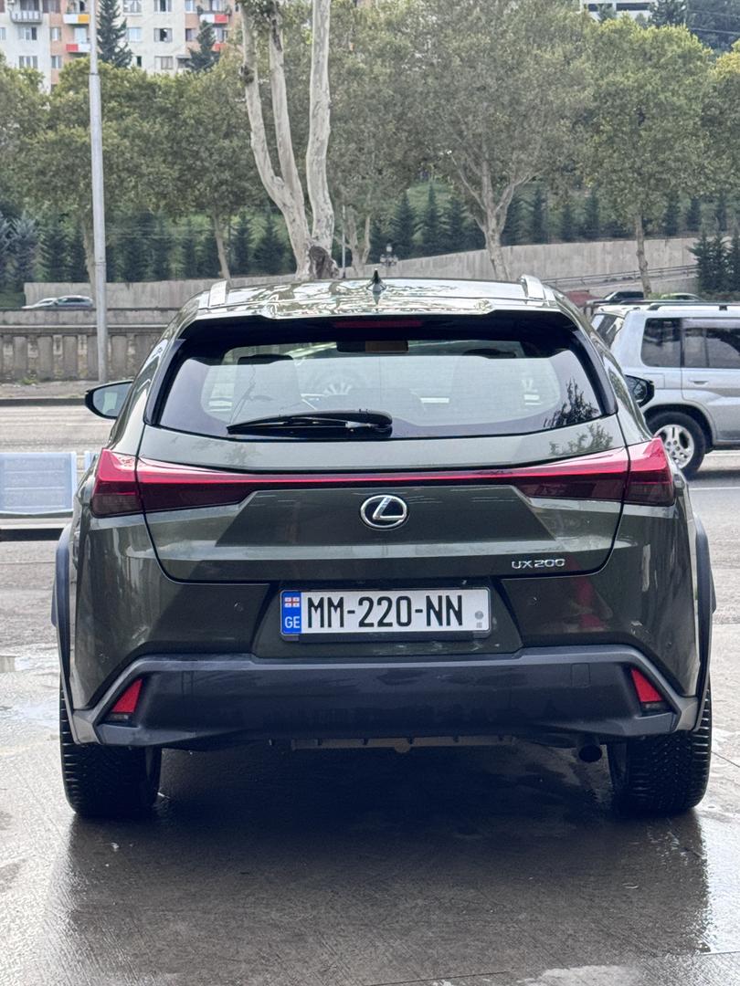 Lexus UX 200 2022 — photo 2