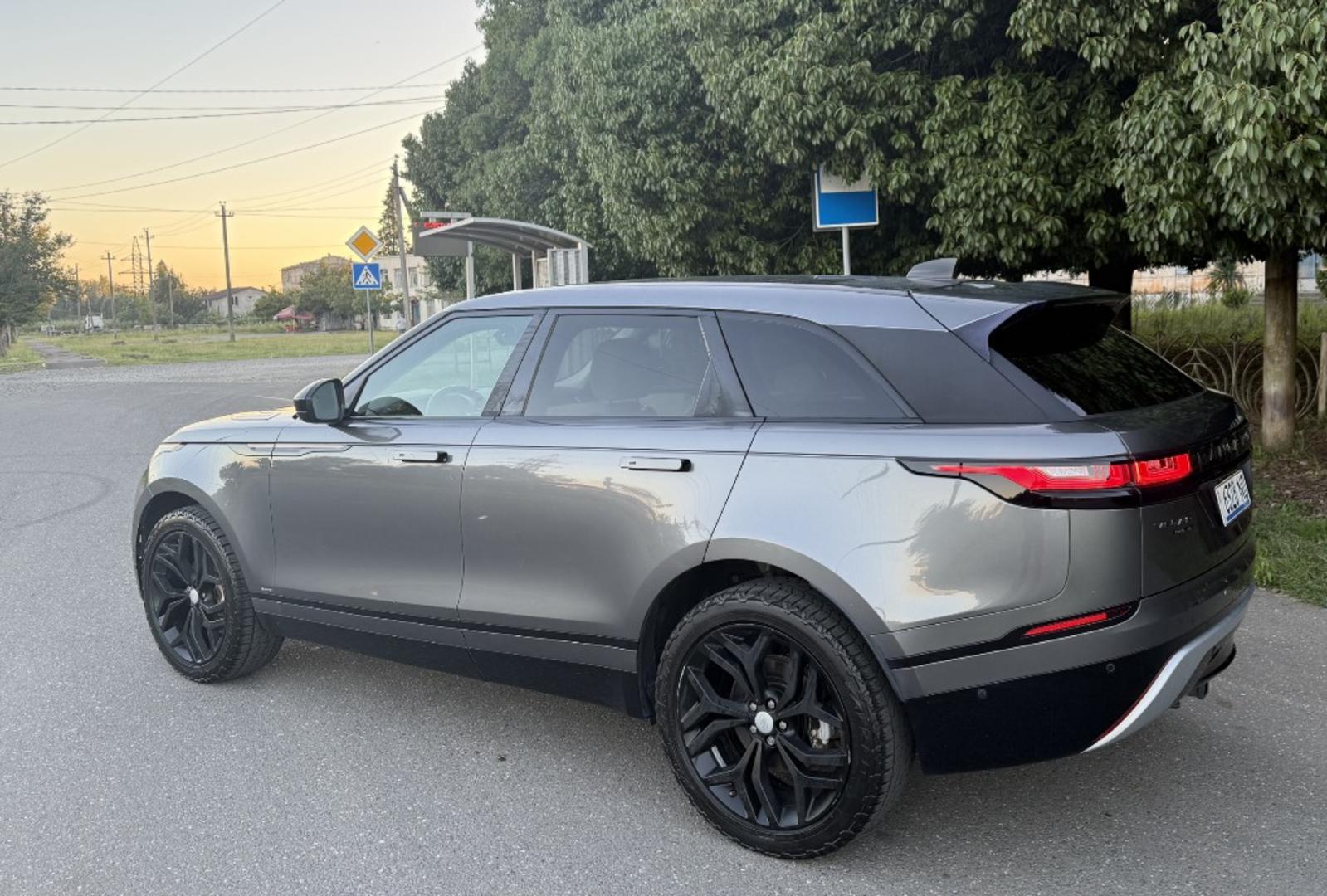 Land Rover Range Rover Velar 2019 — photo 2