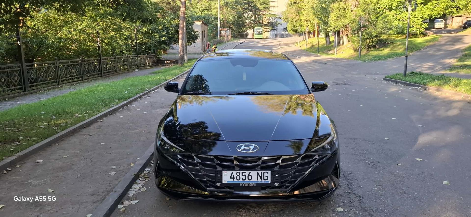 Hyundai Elantra 2022 — photo 2