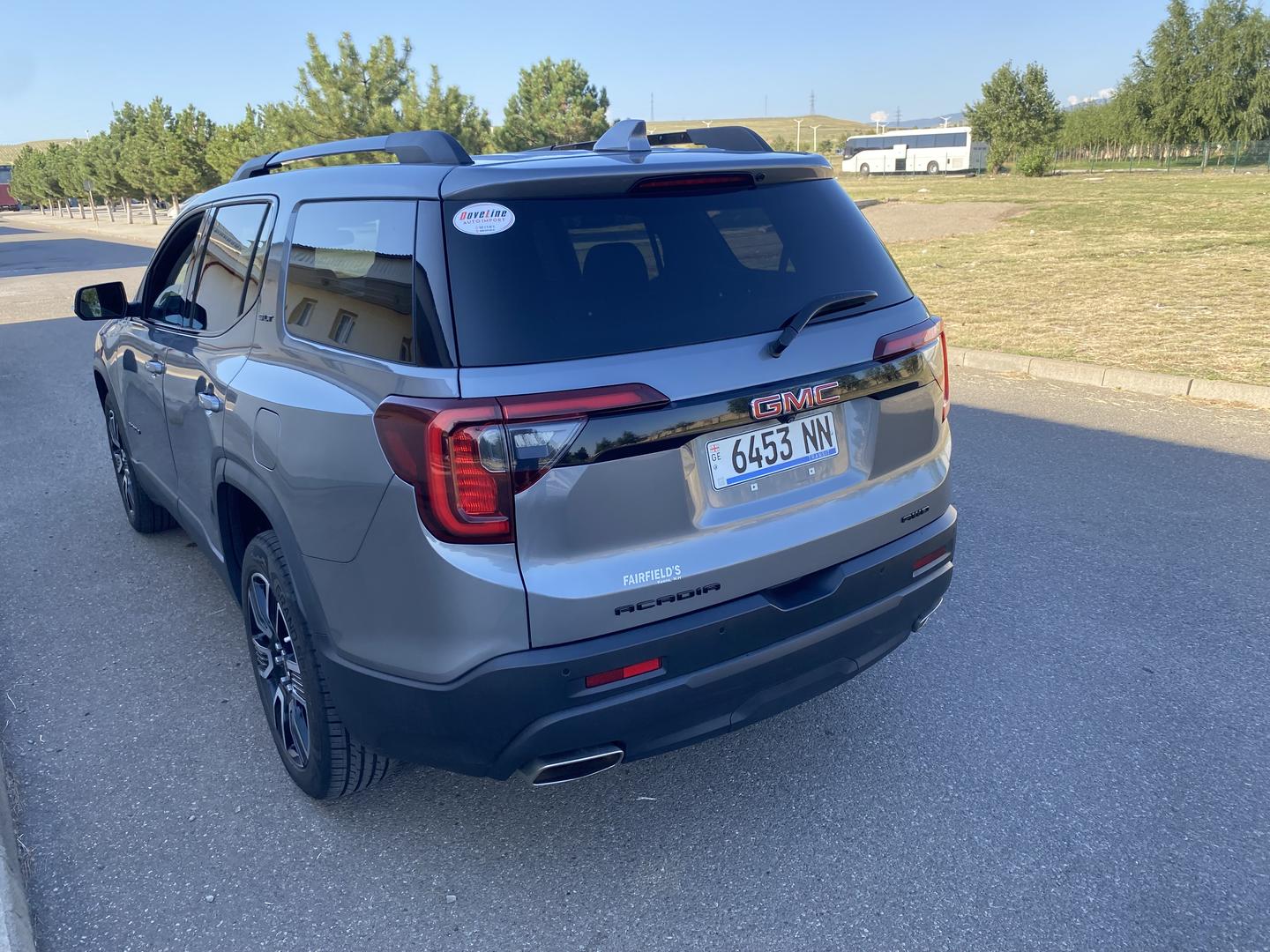 GMC Acadia 2021 — photo 2