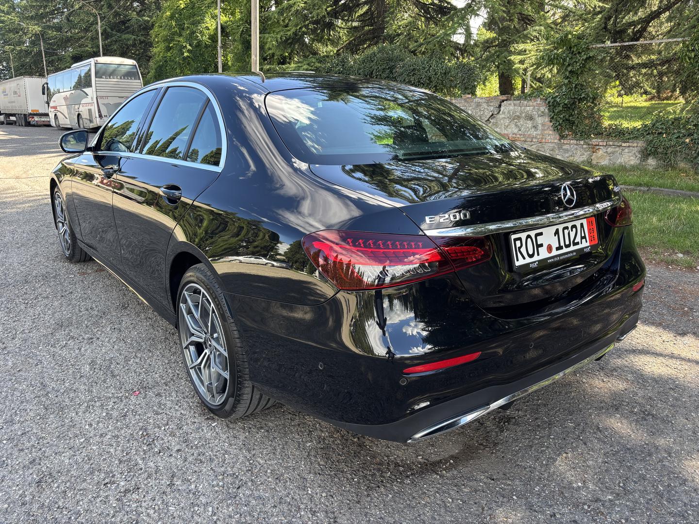 Mercedes-Benz E 200 2022 — photo 2