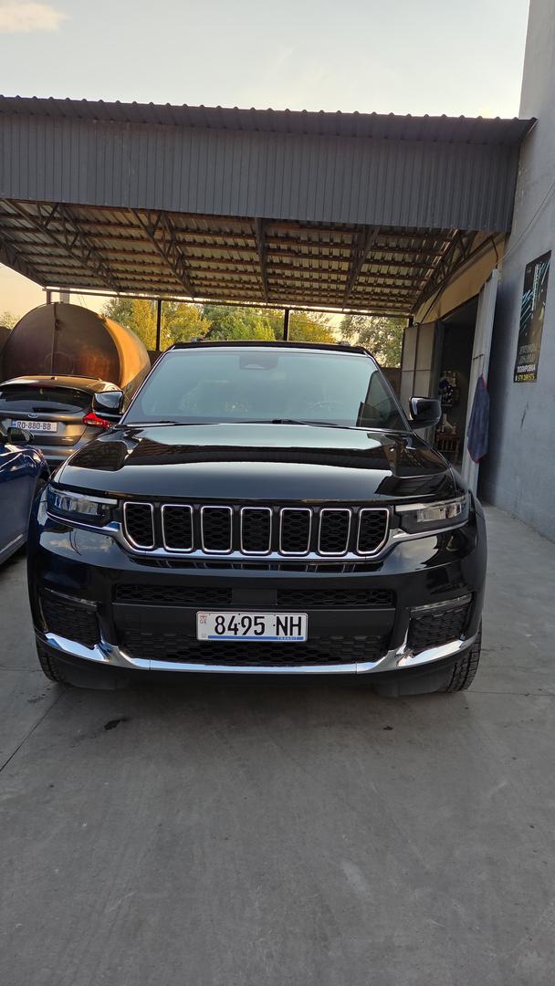 Jeep Grand Cherokee 2023 — photo 2