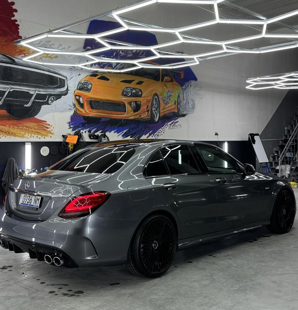 Mercedes-Benz C 43 AMG 2018 — photo 2