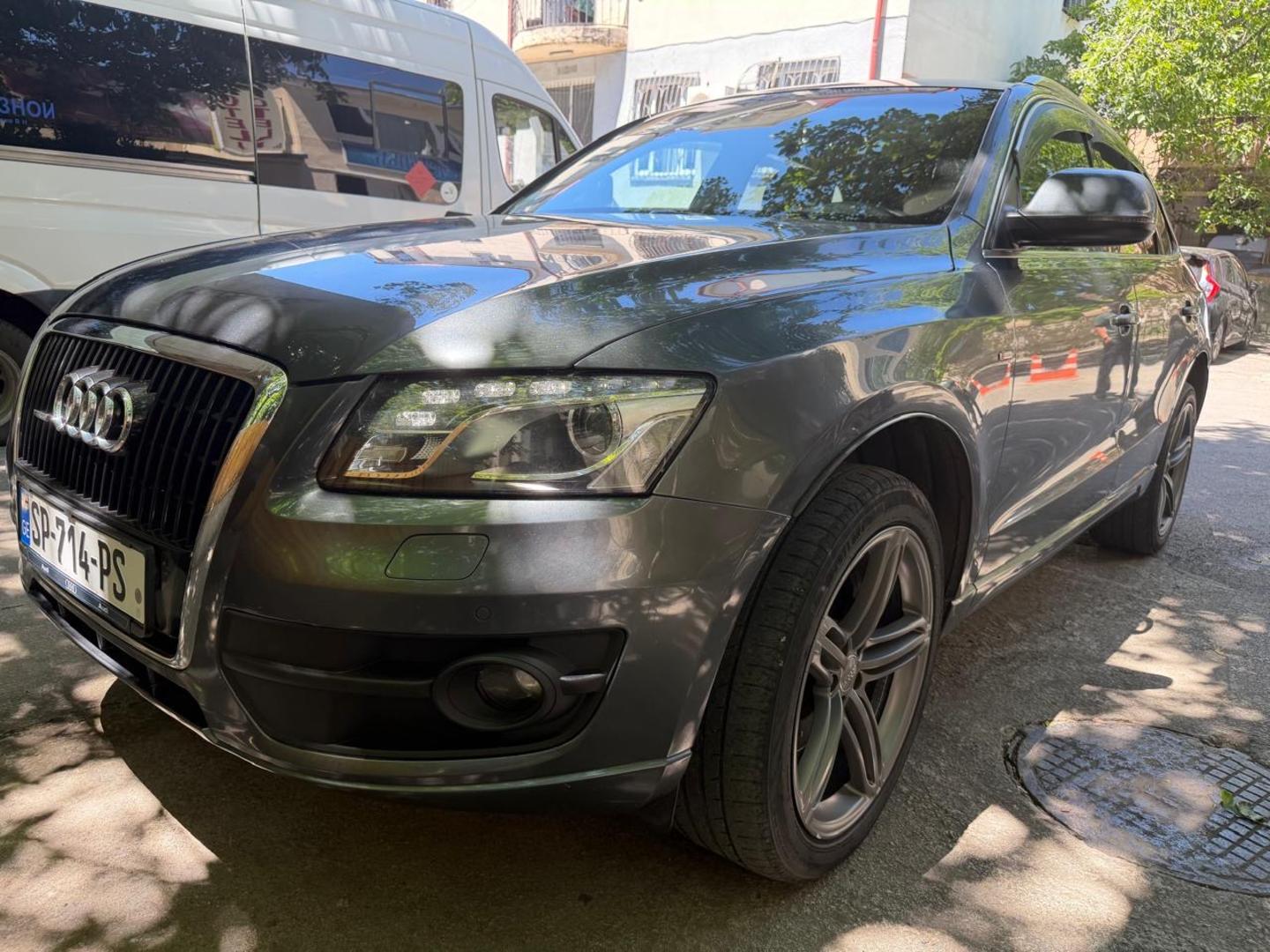 Audi Q5 2012 — photo 2
