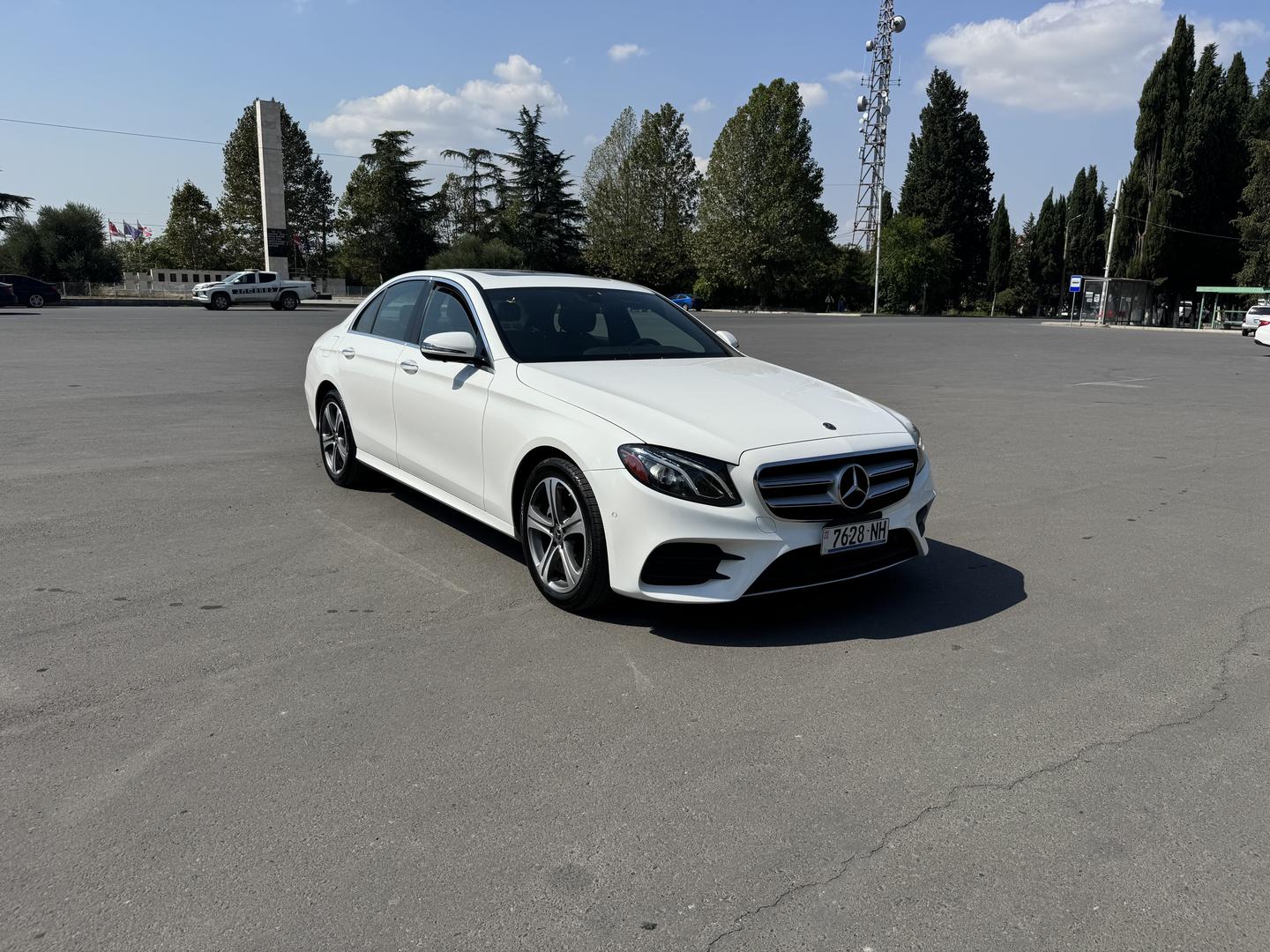 Mercedes-Benz C 300 2019 — photo 2