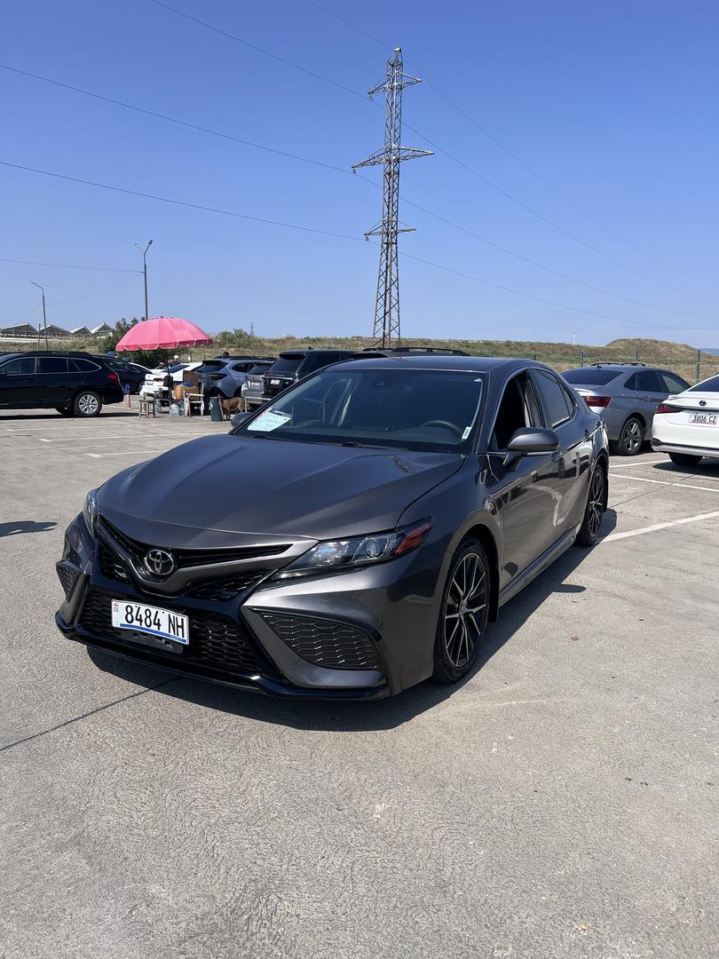 Toyota Camry 2023 — photo 2