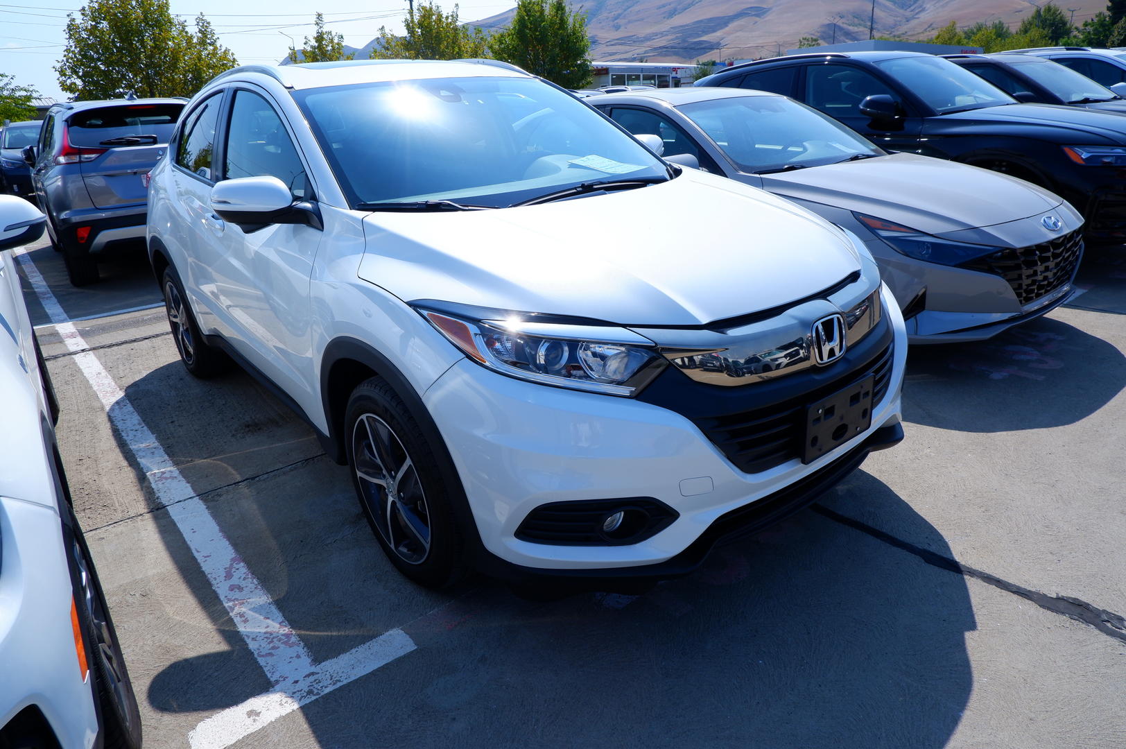 Honda HR-V 2022 — photo 2