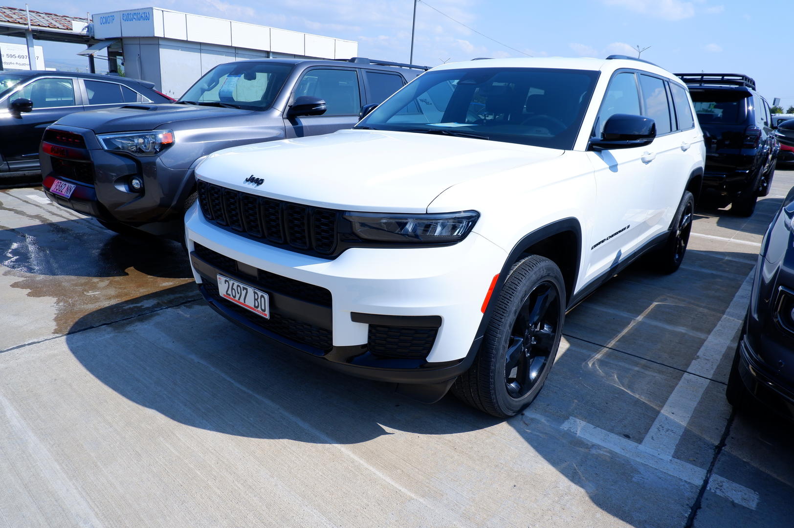 Jeep Grand Cherokee 2023 — photo 2