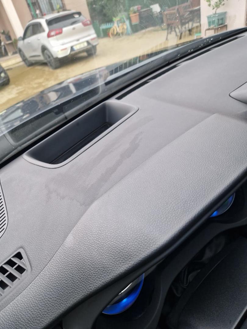 Toyota Venza 2021 — photo 2
