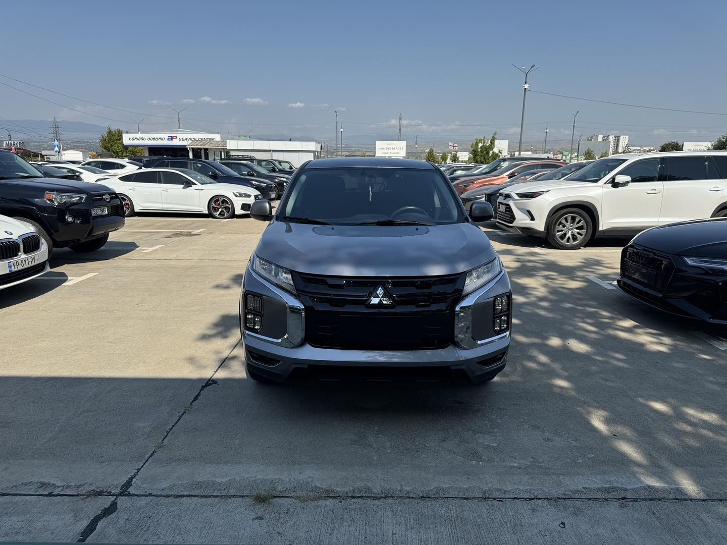 Mitsubishi Outlander Sport 2023 — photo 2