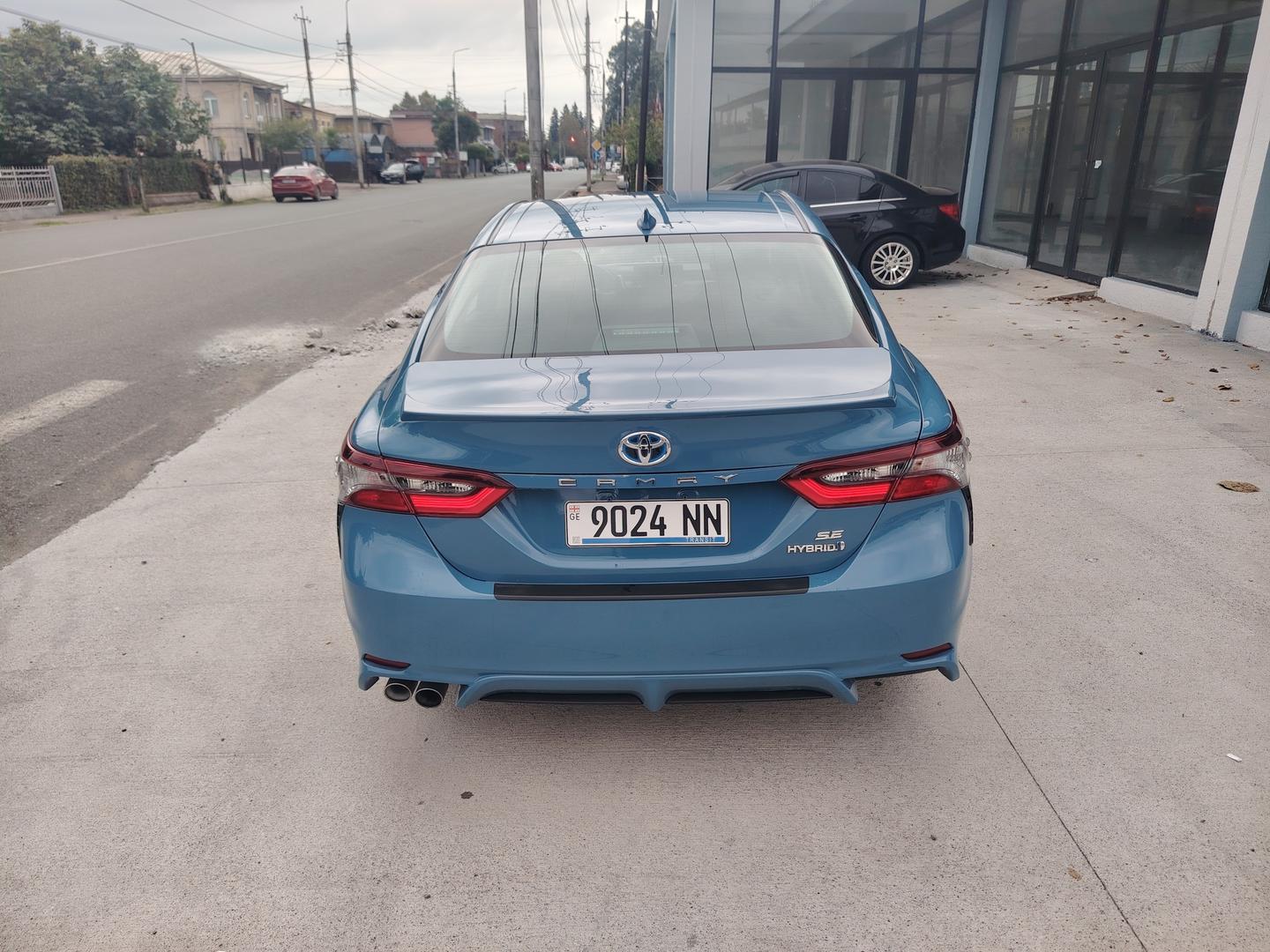 Toyota Camry 2023 — photo 2