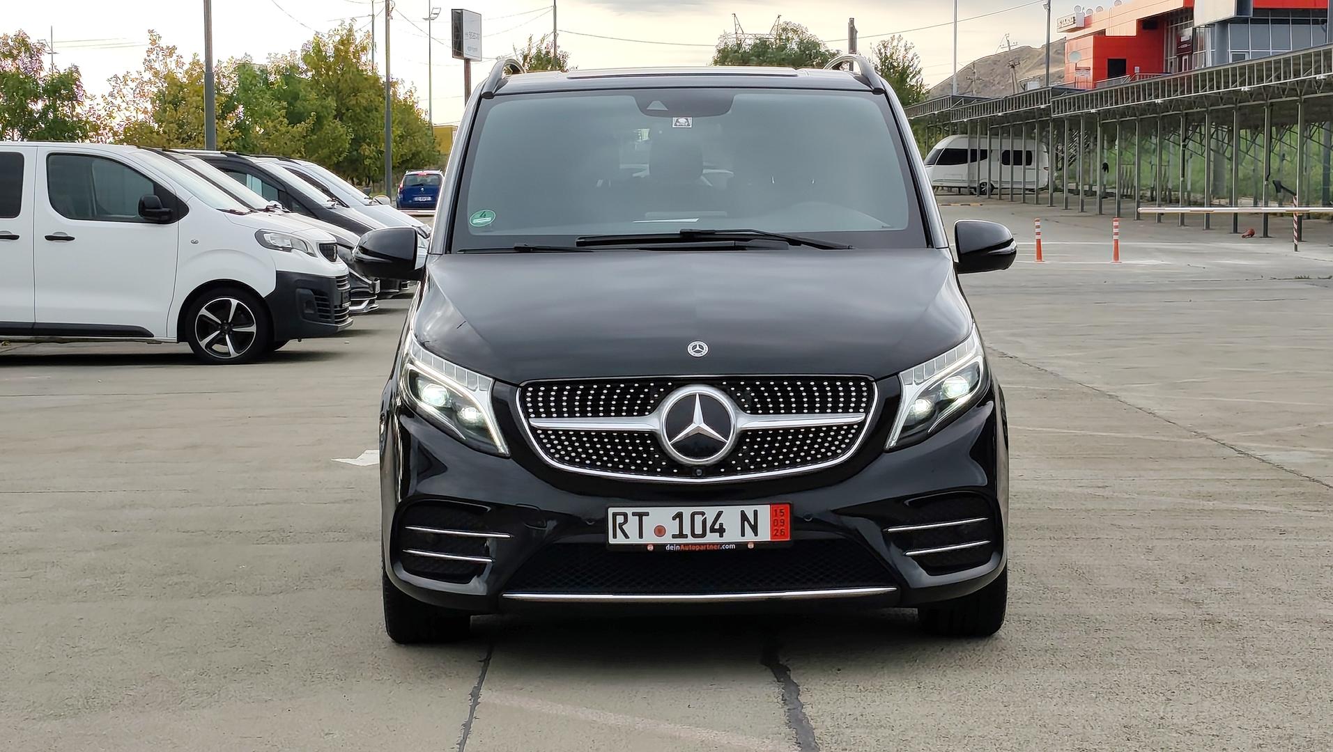 Mercedes-Benz V300 2022 — photo 2