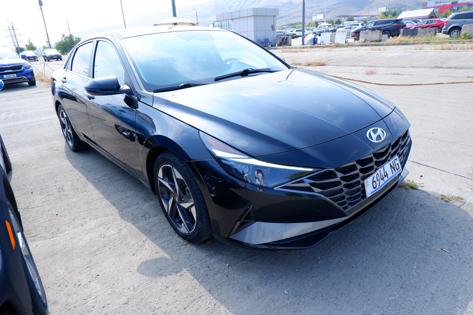 Hyundai Elantra 2021 — photo 2