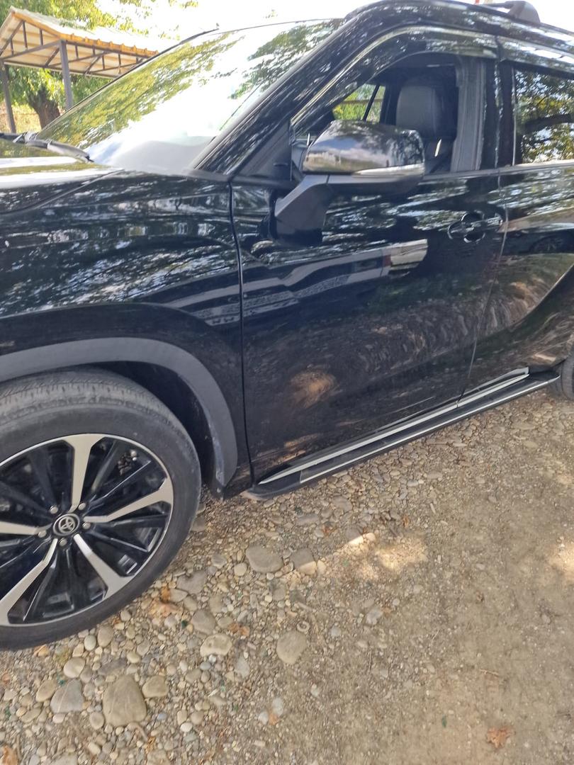 Toyota Highlander 2022 — photo 2