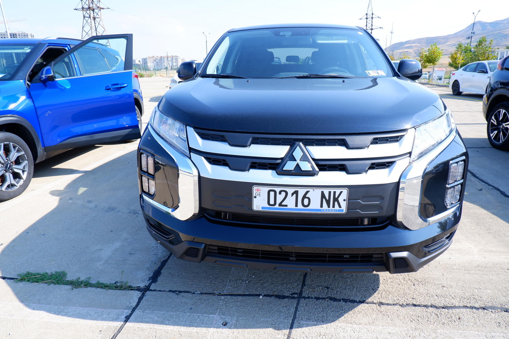 Mitsubishi Outlander 2023 — photo 2