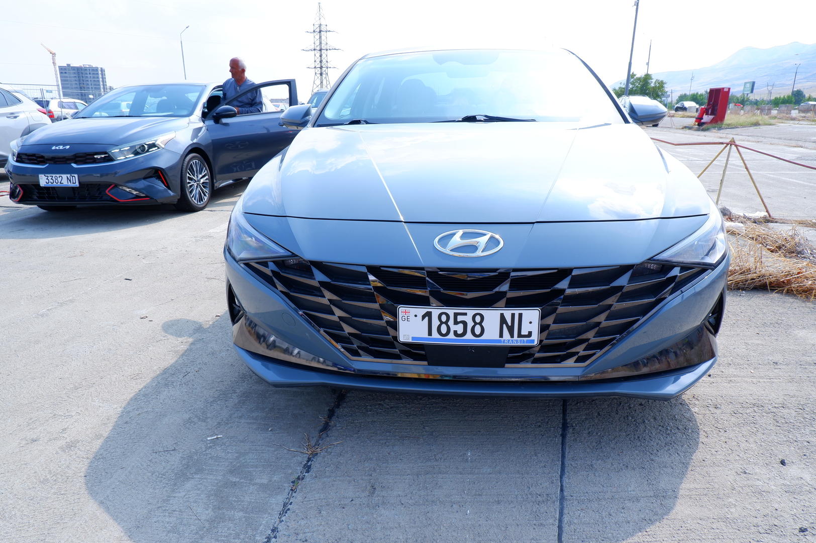 Hyundai Elantra 2022 — photo 2