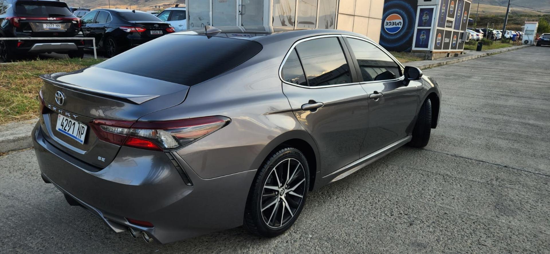 Toyota Camry 2021 — photo 2
