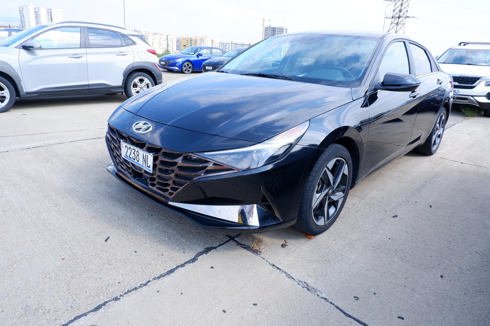 Hyundai Elantra 2023 — photo 2
