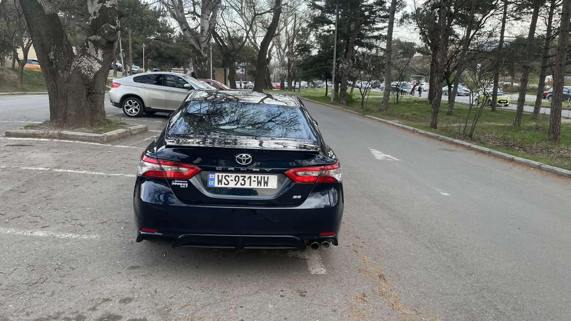 Toyota Camry 2017 — photo 2