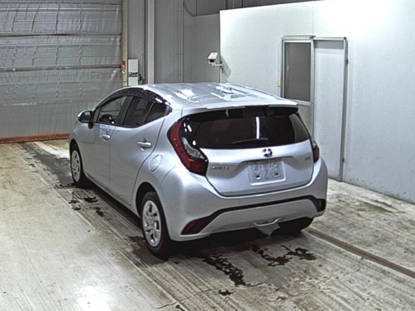 Toyota Aqua 2021 — photo 2