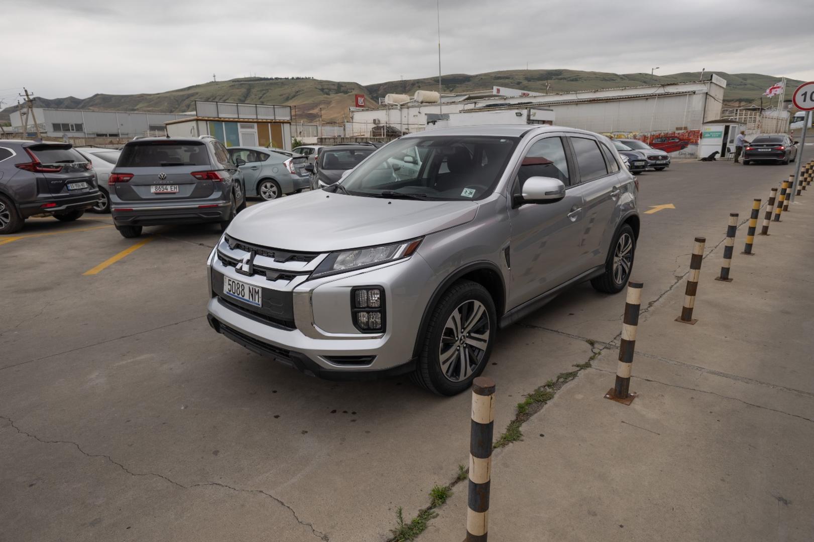 Mitsubishi Outlander Sport 2021 — photo 2
