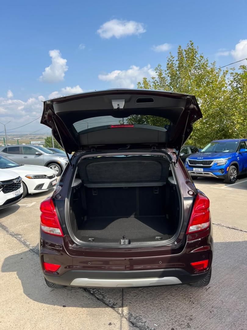 Chevrolet Trax 2022 — photo 2