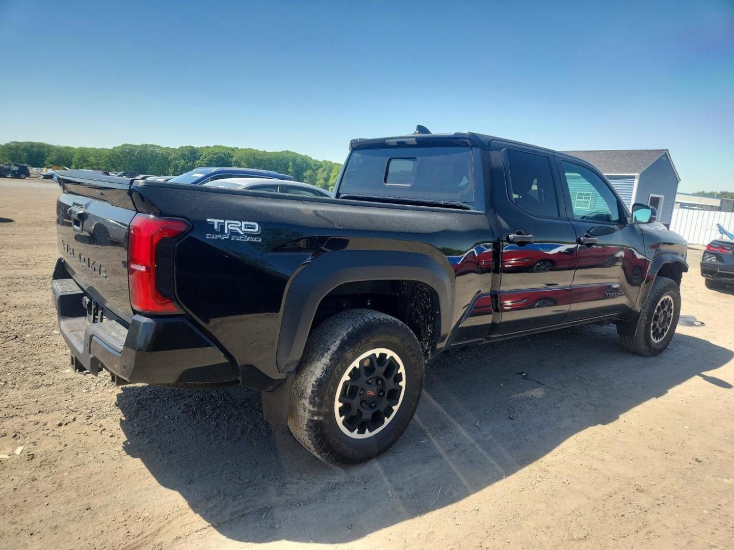 Toyota Tacoma 2024 — photo 2