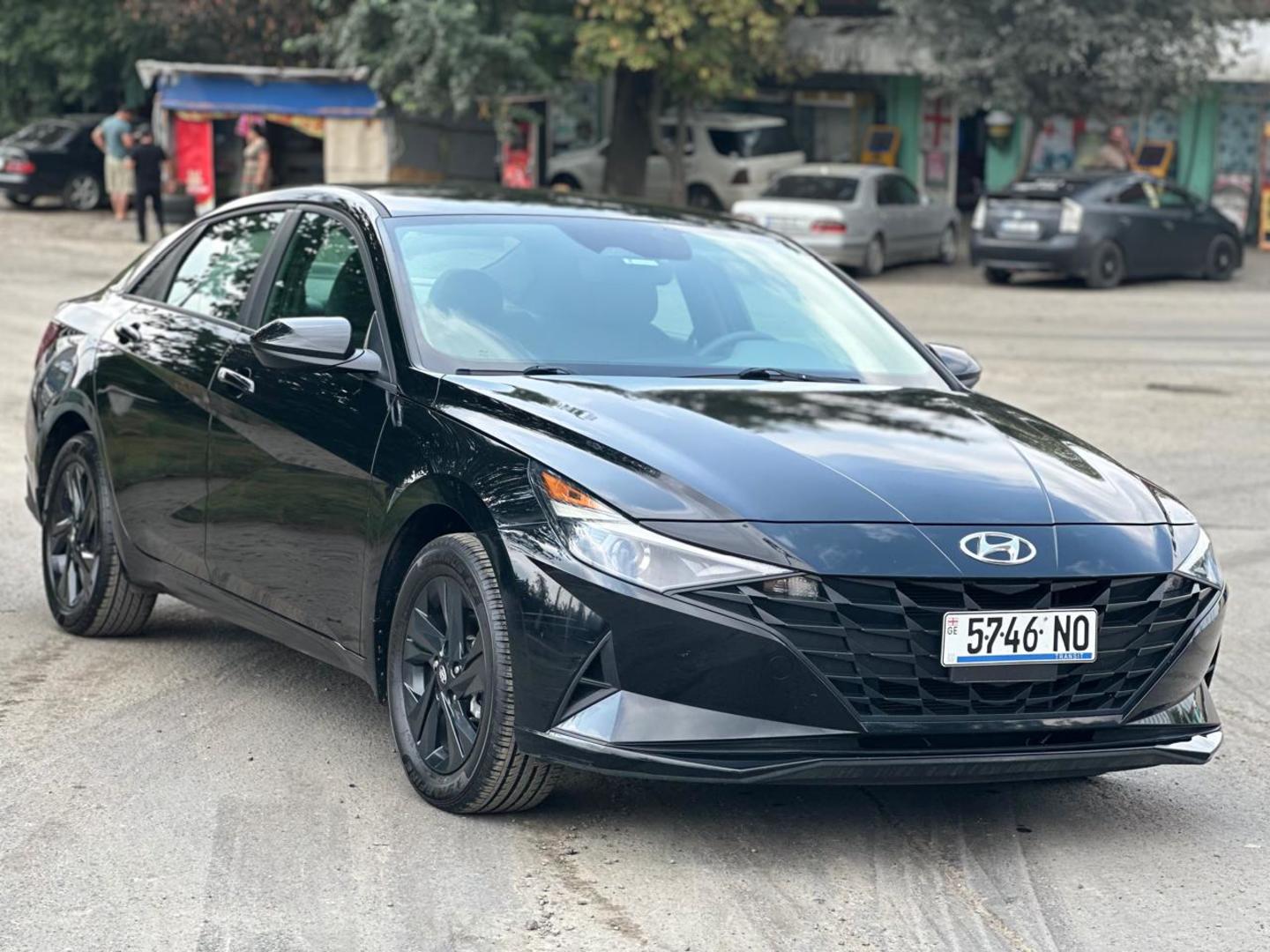 Hyundai Elantra 2022 — photo 2