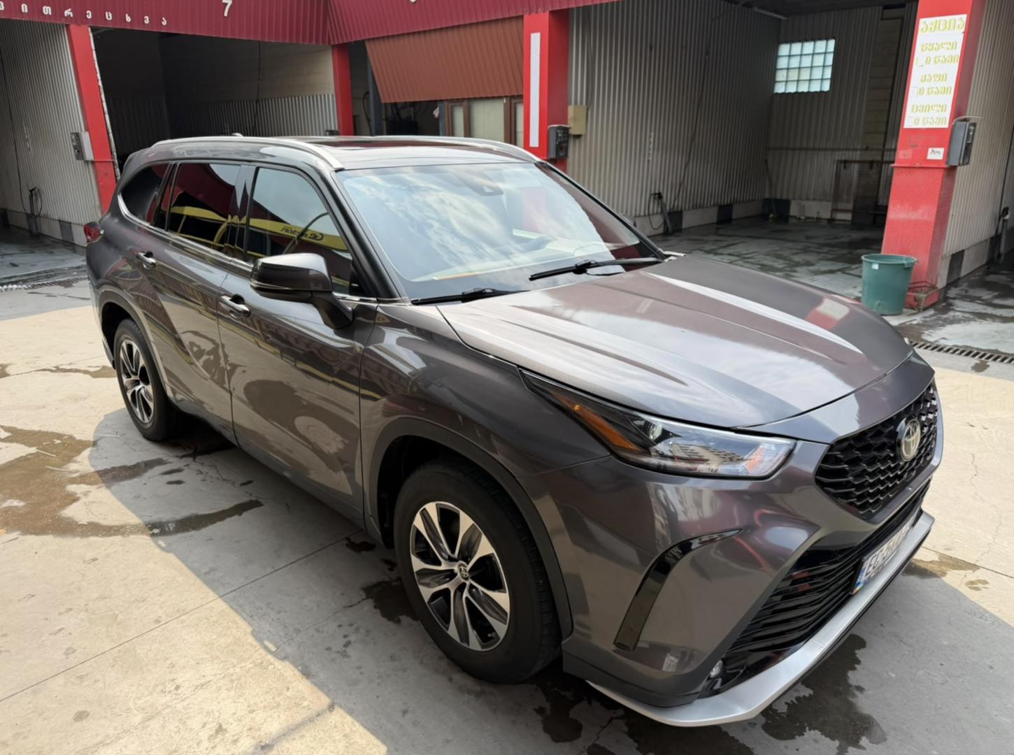 Toyota Highlander 2021 — photo 2