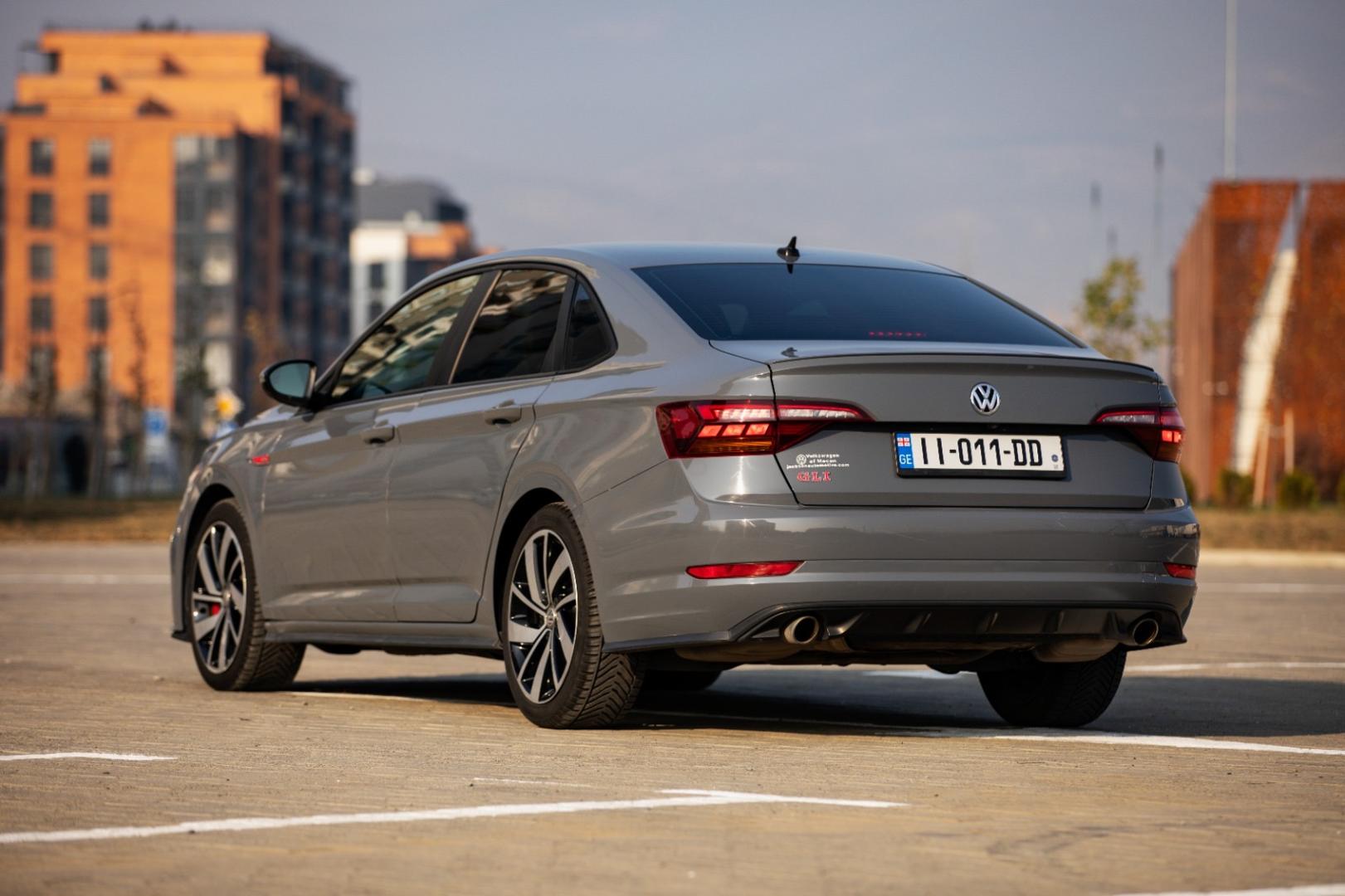 Volkswagen Jetta GLI 2019 — photo 2