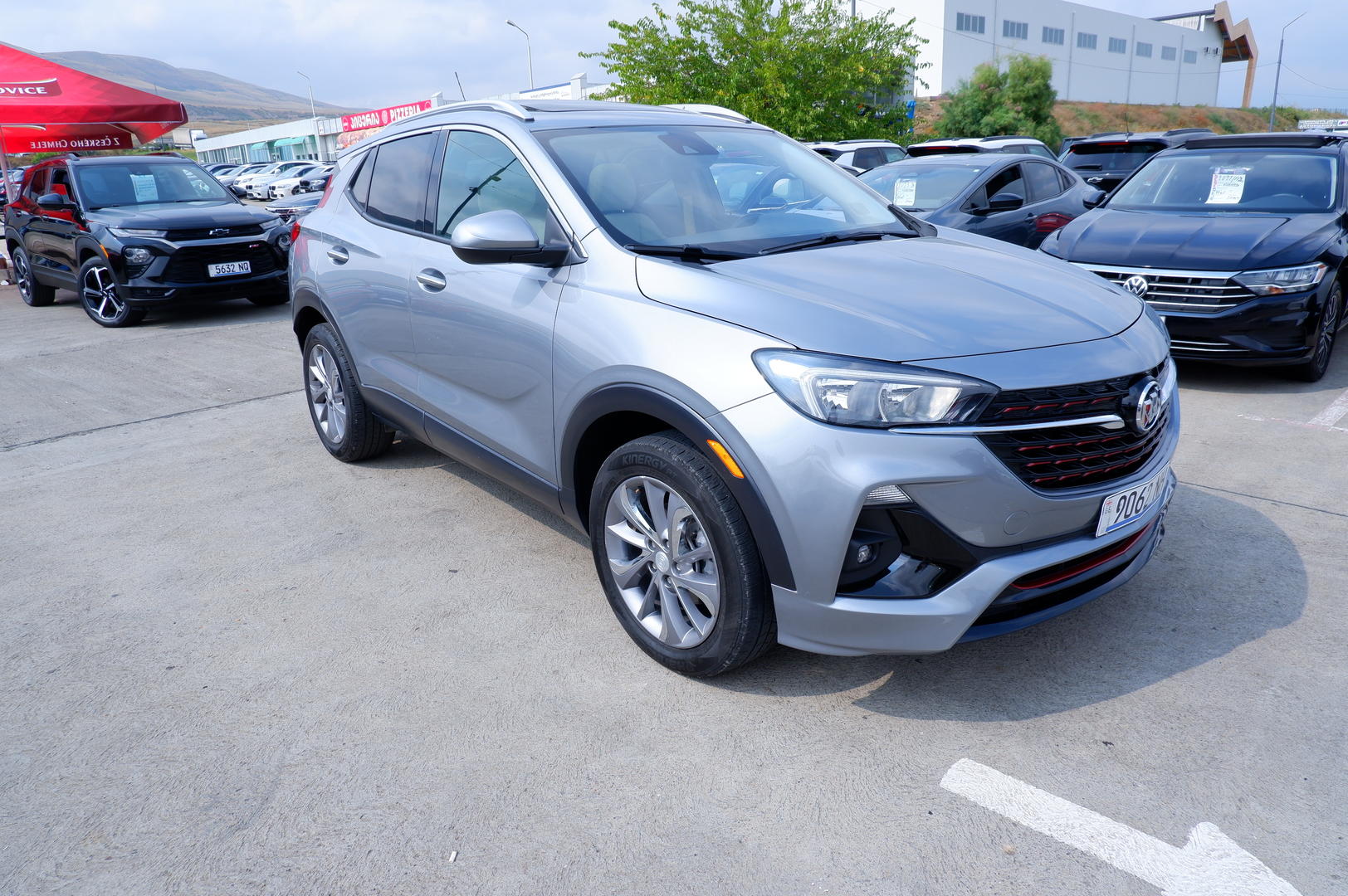 Buick Encore 2022 — photo 2