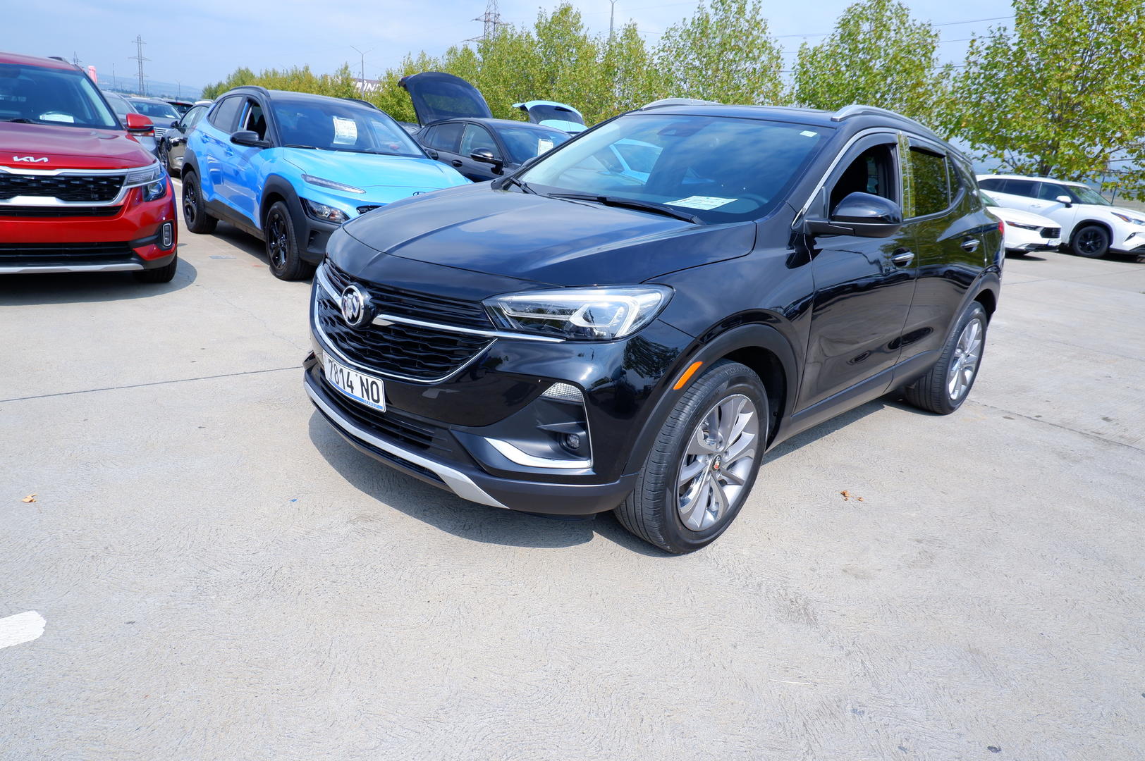 Buick Encore 2022 — photo 2