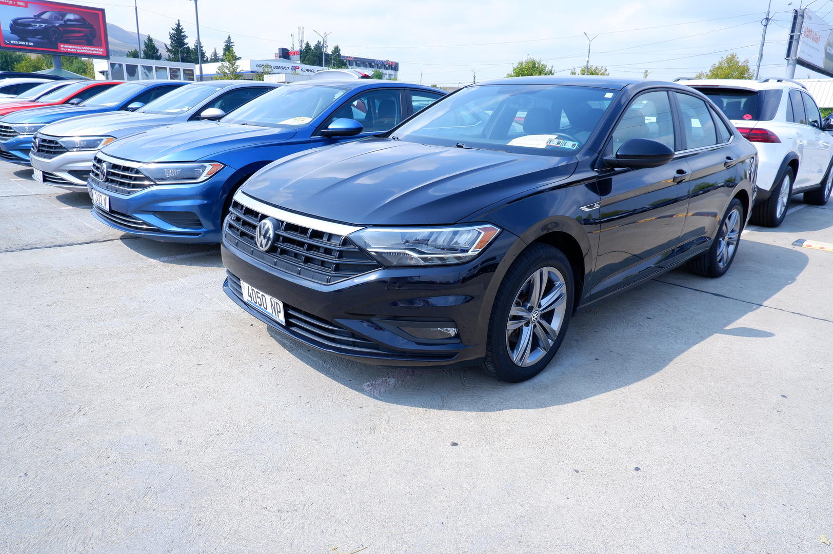 Volkswagen Jetta 2019 — photo 2
