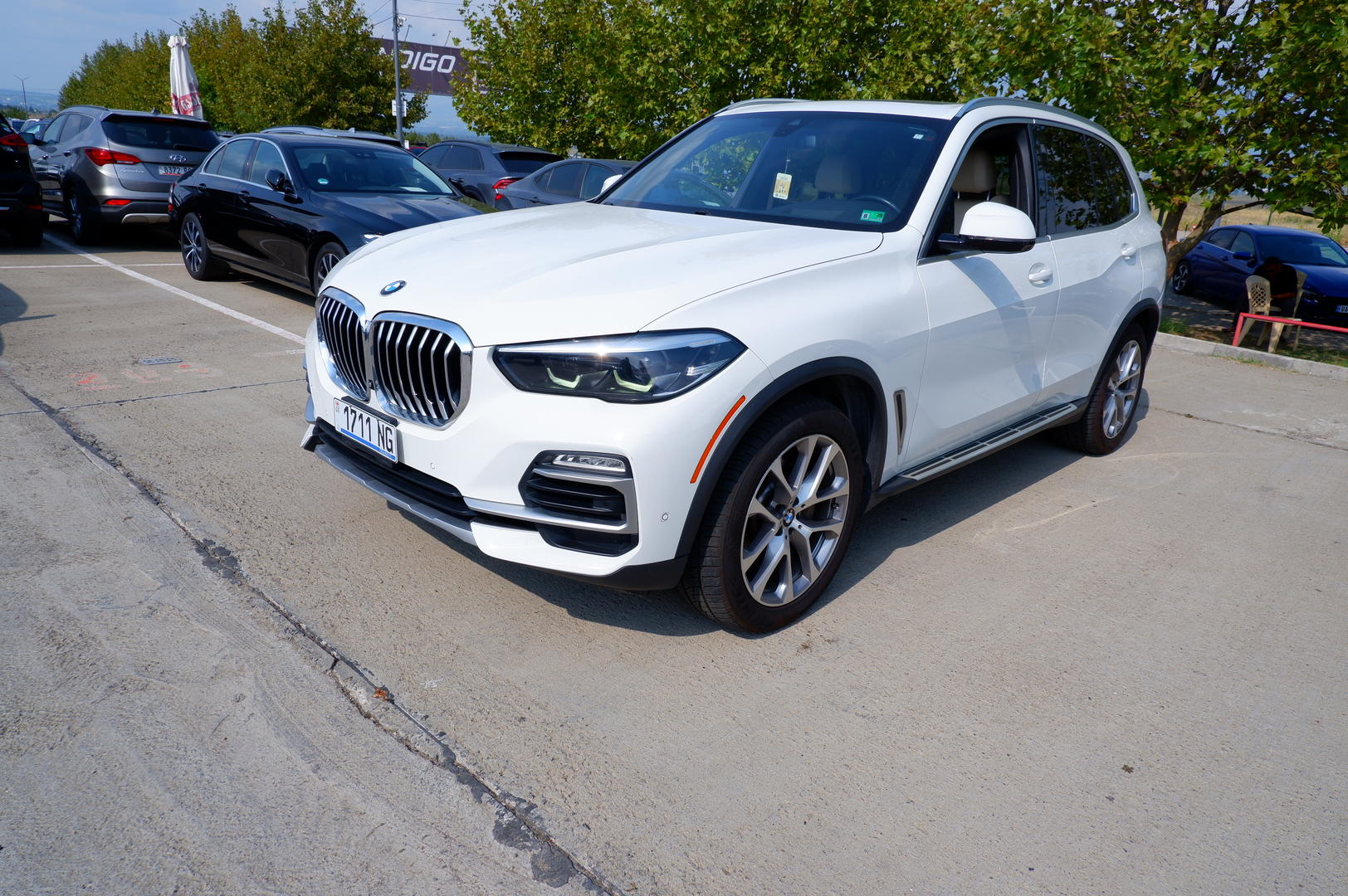 BMW X5 2019 — photo 2