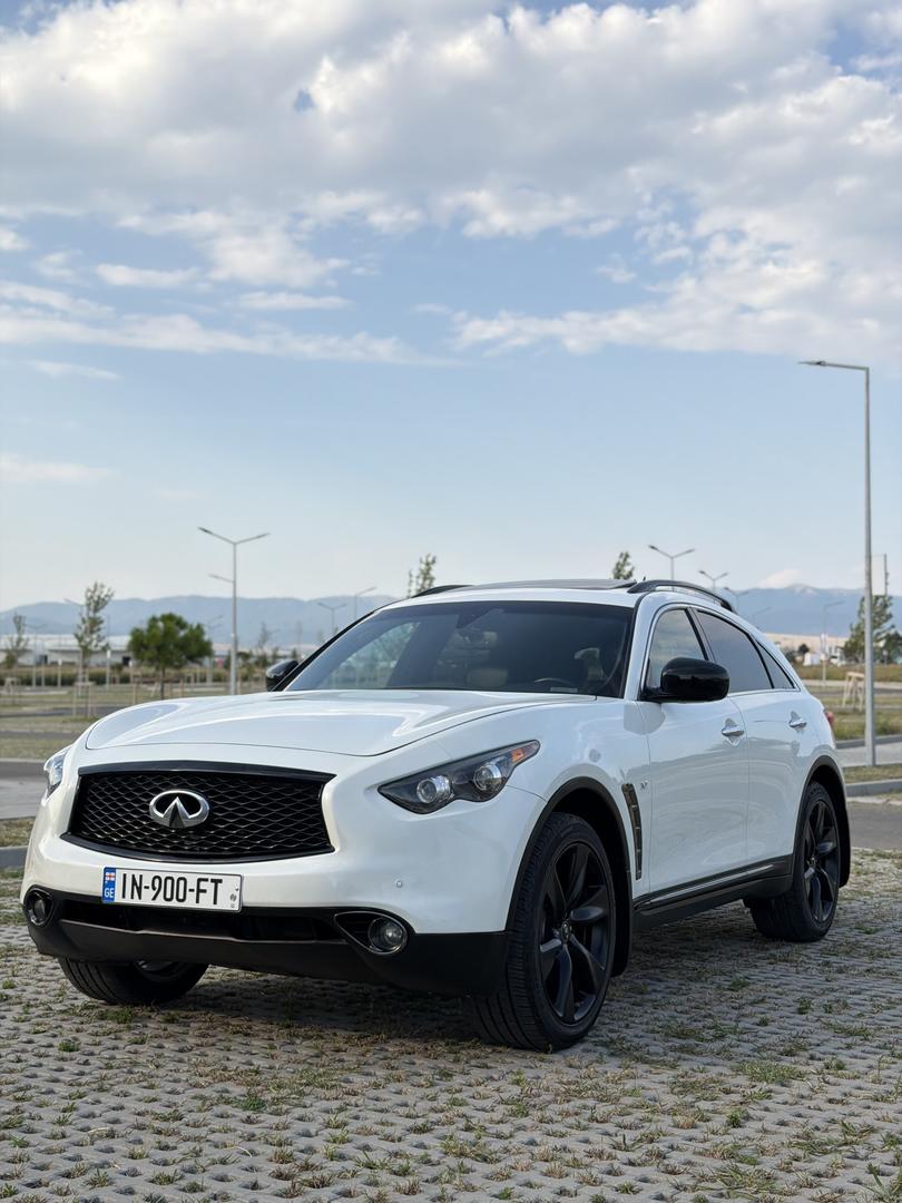 Infiniti QX70