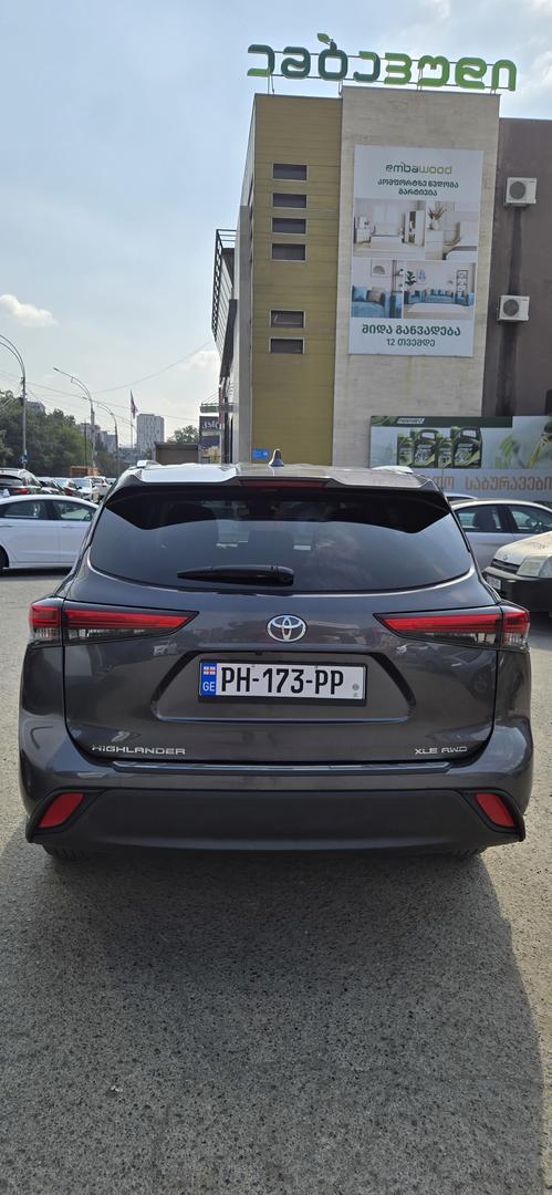 Toyota Highlander 2022 — photo 2