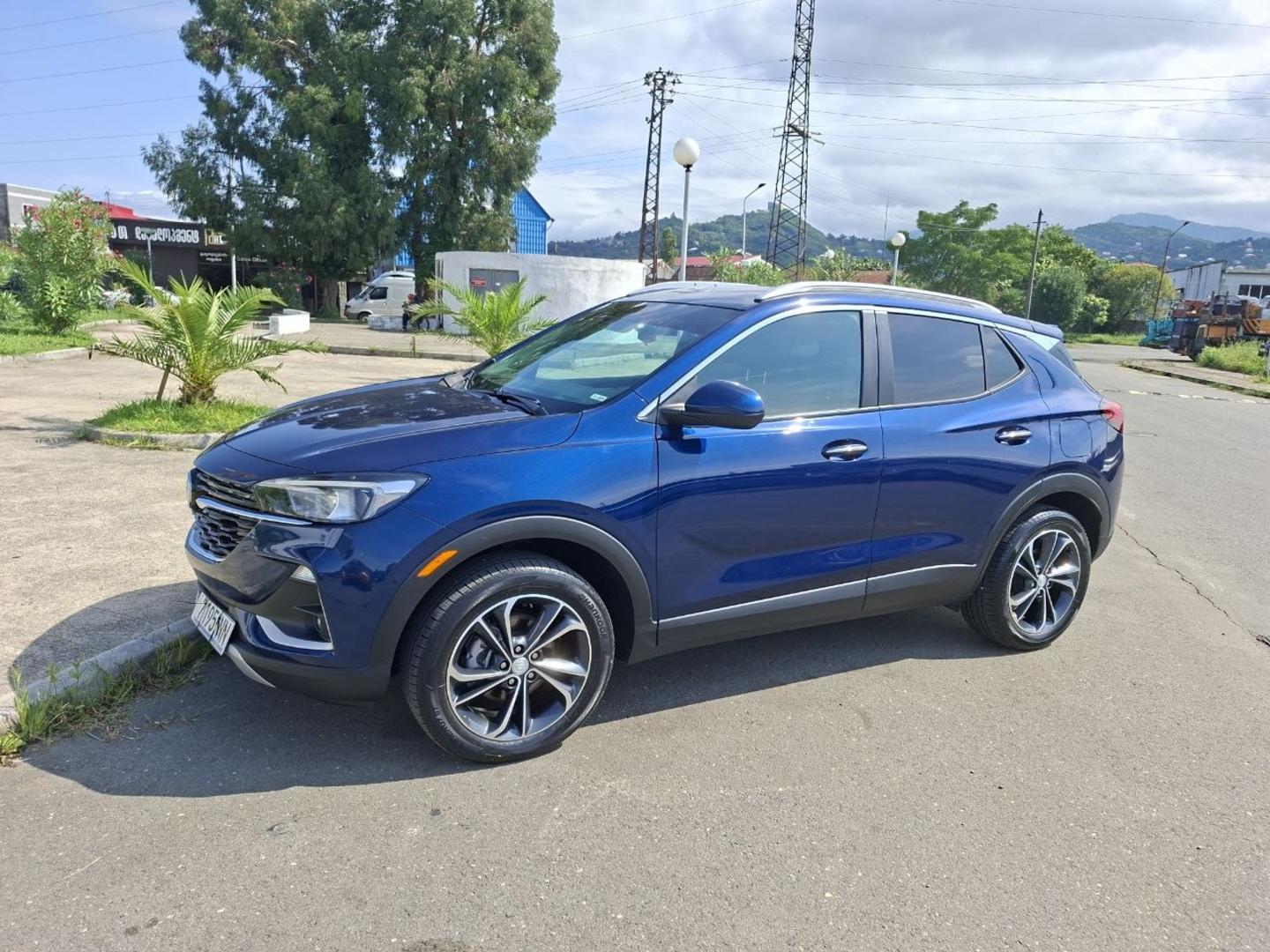 Buick Encore 2022 — photo 2