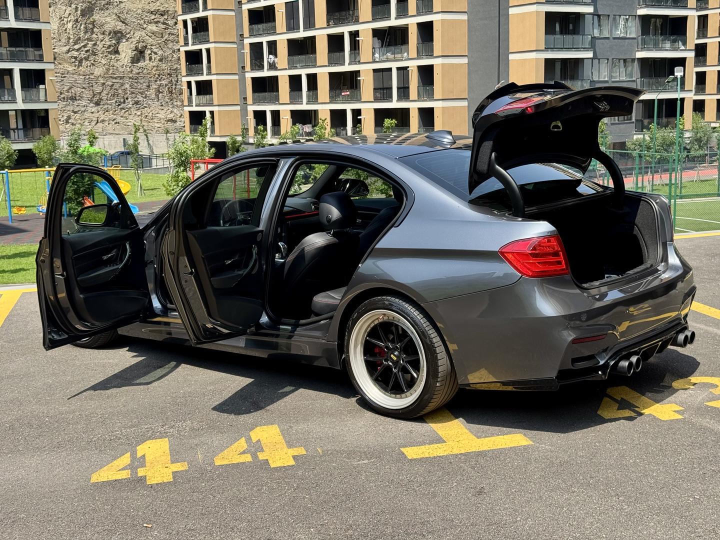 BMW 335