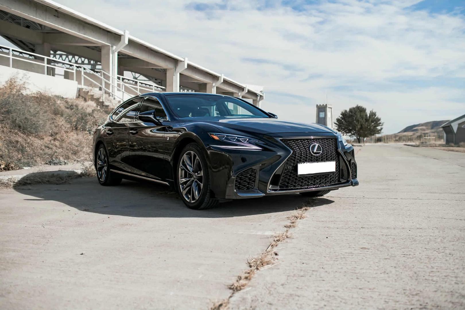 Lexus LS 500 2018 — photo 2