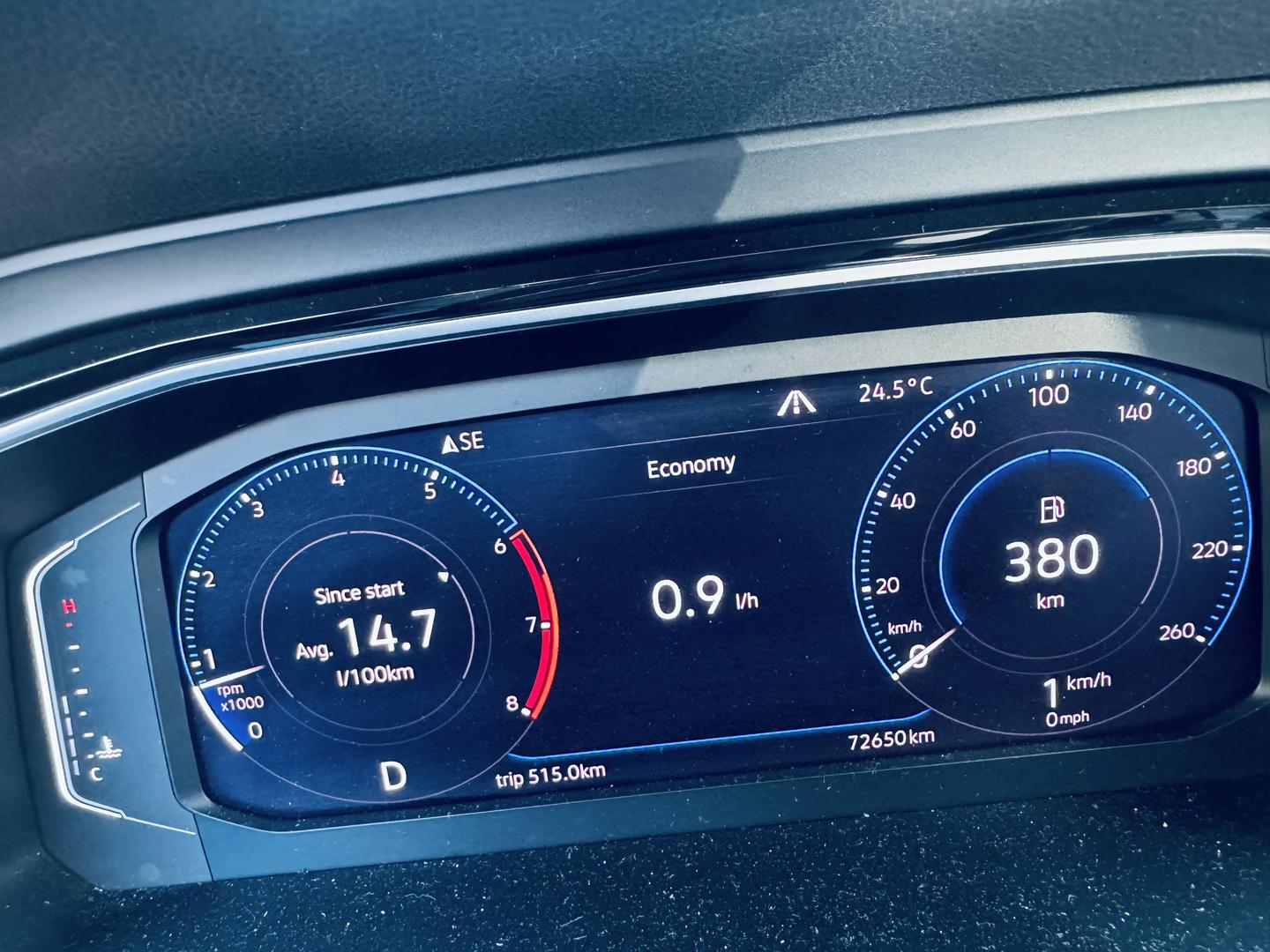 Volkswagen Jetta 2019 — photo 2