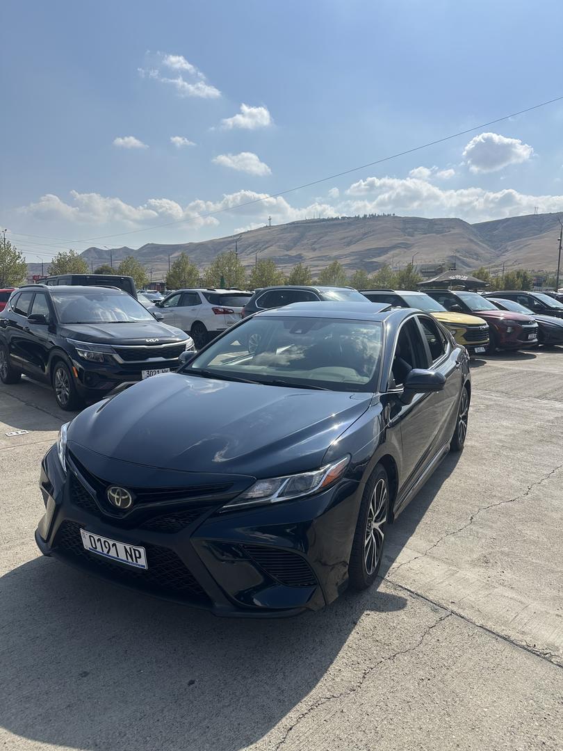 Toyota Camry 2019 — photo 2