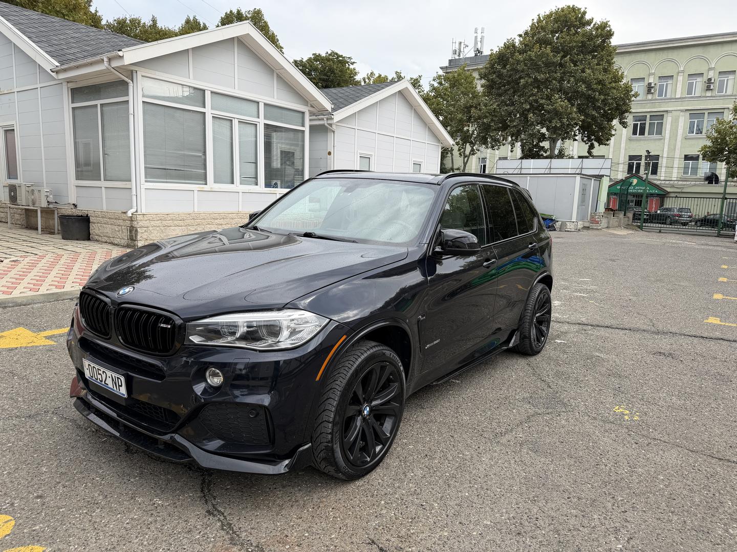 BMW X5 2015 — photo 2