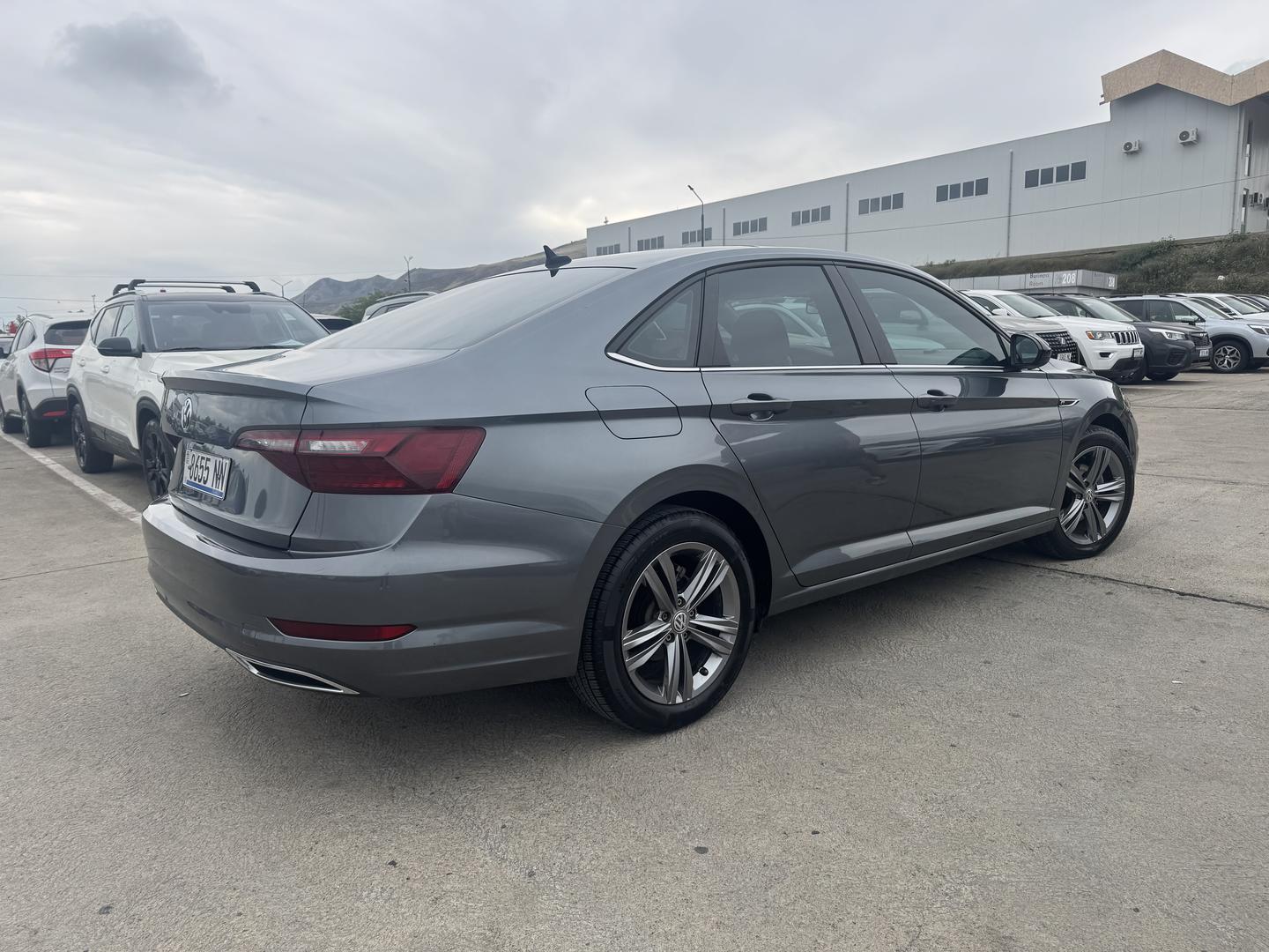 Volkswagen Jetta 2020 — photo 2