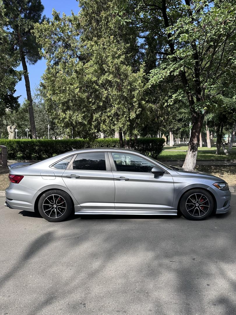 Volkswagen Jetta 2021 — photo 2